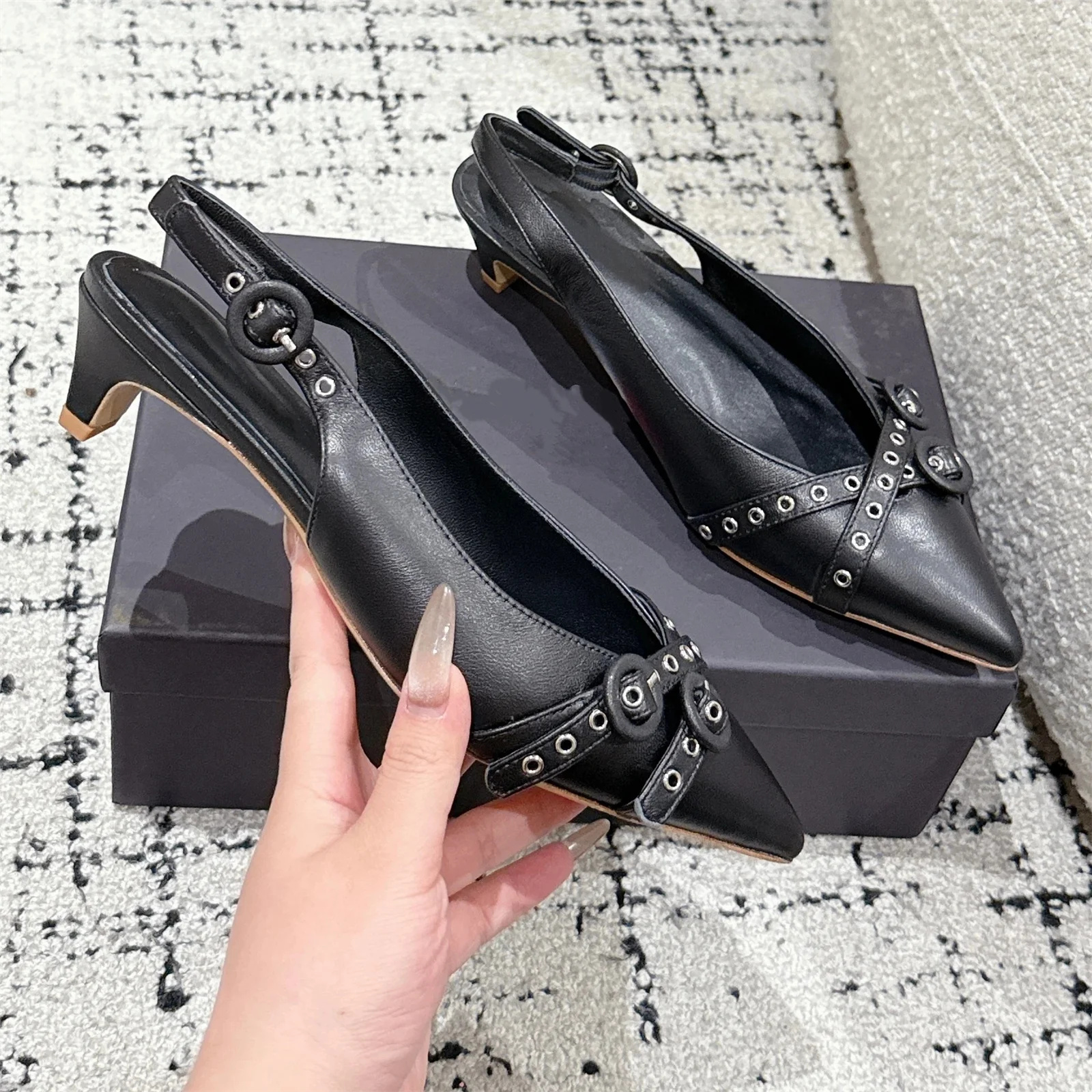 Sandalias de tacón bajo de pie - Casual Sandal Leather reseña y precio